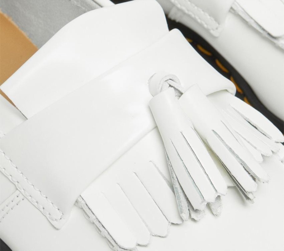 Lisboa Branco Liso Dr.martens Portugal Adrian Tassel Mocassim Preto